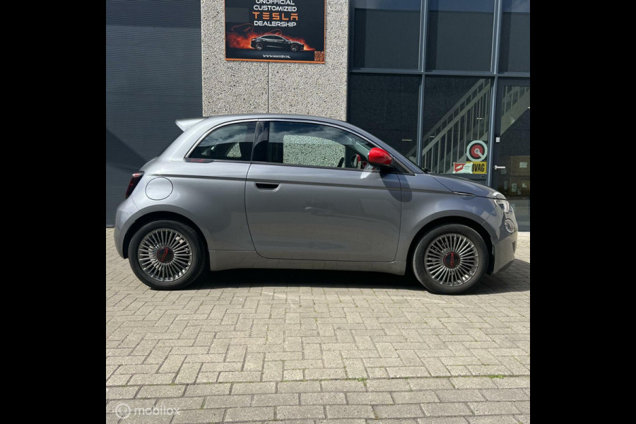Fiat 500 e RED Edition 42 kWh 2022+Apple CarPlay/Android Auto