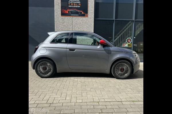 Fiat 500 e RED Edition 42 kWh 2022+Apple CarPlay/Android Auto