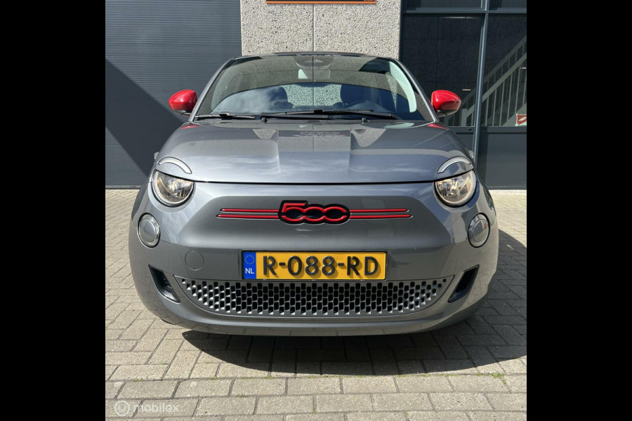 Fiat 500 e RED Edition 42 kWh 2022+Apple CarPlay/Android Auto