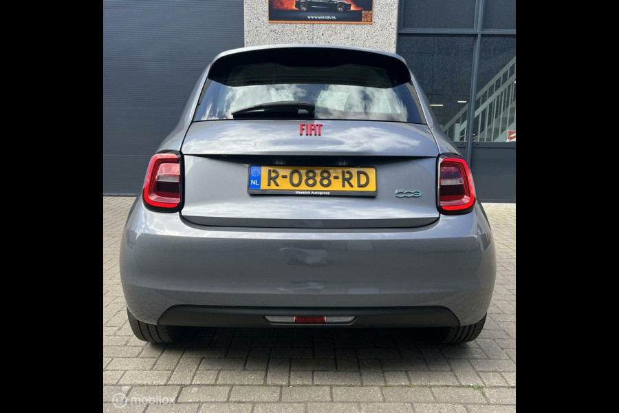 Fiat 500 e RED Edition 42 kWh 2022+Apple CarPlay/Android Auto