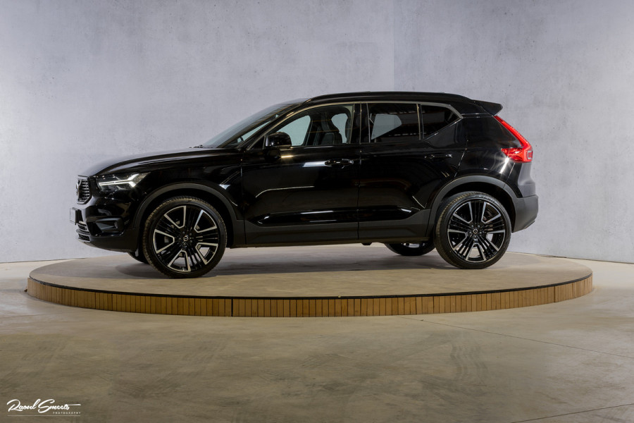 Volvo XC40 2.0 B4 R-Design | Panorama dak | Adaptieve cruise | Apple carplay | 21 inch |