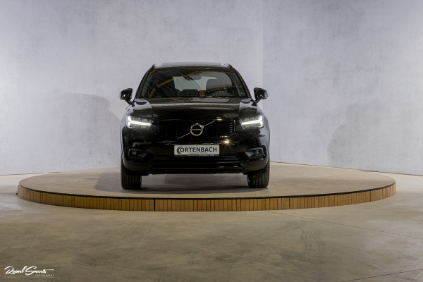 Volvo XC40 2.0 B4 R-Design | Panorama dak | Adaptieve cruise | Apple carplay | 21 inch |