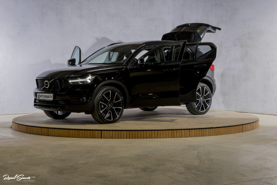 Volvo XC40 2.0 B4 R-Design | Panorama dak | Adaptieve cruise | Apple carplay | 21 inch |