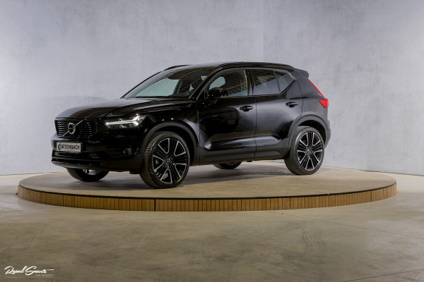 Volvo XC40 2.0 B4 R-Design | Panorama dak | Adaptieve cruise | Apple carplay | 21 inch |