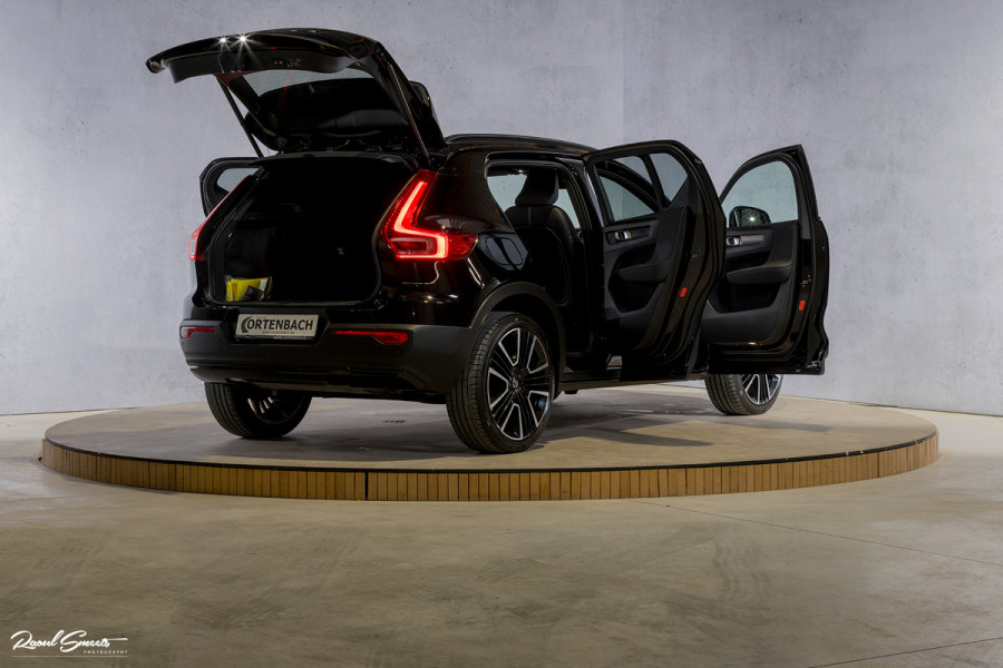 Volvo XC40 2.0 B4 R-Design | Panorama dak | Adaptieve cruise | Apple carplay | 21 inch |