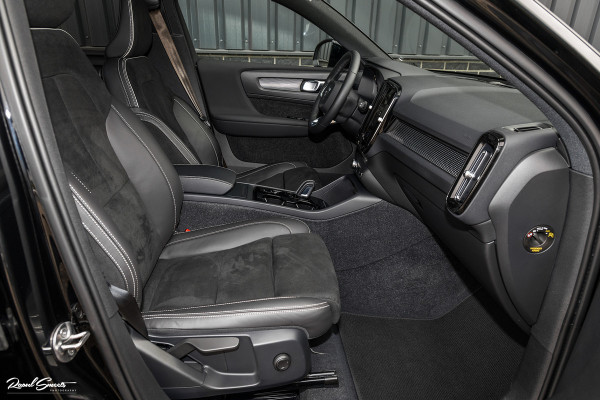 Volvo XC40 2.0 B4 R-Design | Panorama dak | Adaptieve cruise | Apple carplay | 21 inch |