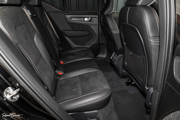 Volvo XC40 2.0 B4 R-Design | Panorama dak | Adaptieve cruise | Apple carplay | 21 inch |