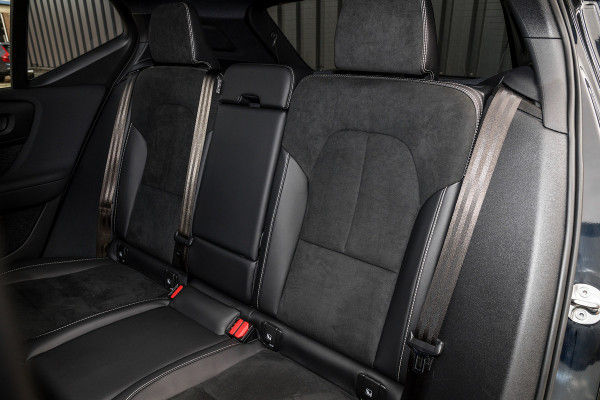 Volvo XC40 2.0 B4 R-Design | Panorama dak | Adaptieve cruise | Apple carplay | 21 inch |