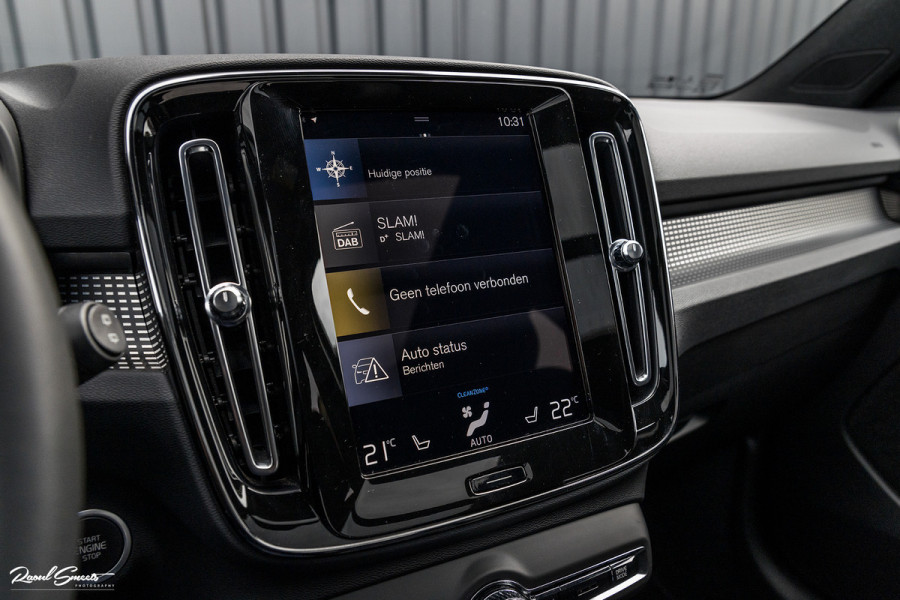 Volvo XC40 2.0 B4 R-Design | Panorama dak | Adaptieve cruise | Apple carplay | 21 inch |
