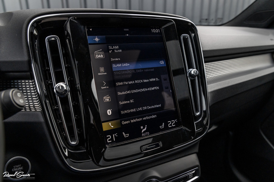 Volvo XC40 2.0 B4 R-Design | Panorama dak | Adaptieve cruise | Apple carplay | 21 inch |