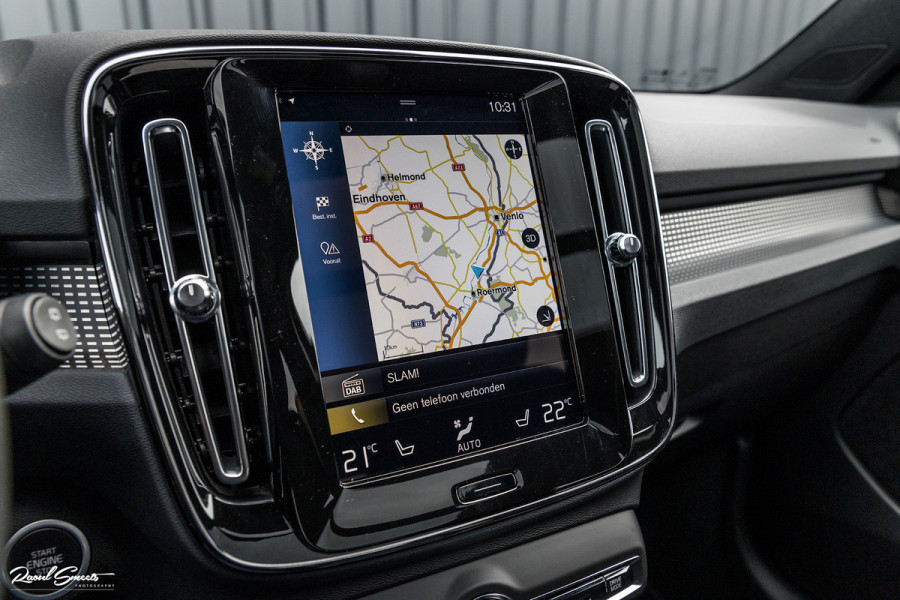 Volvo XC40 2.0 B4 R-Design | Panorama dak | Adaptieve cruise | Apple carplay | 21 inch |