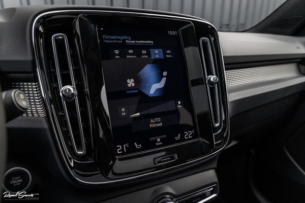 Volvo XC40 2.0 B4 R-Design | Panorama dak | Adaptieve cruise | Apple carplay | 21 inch |