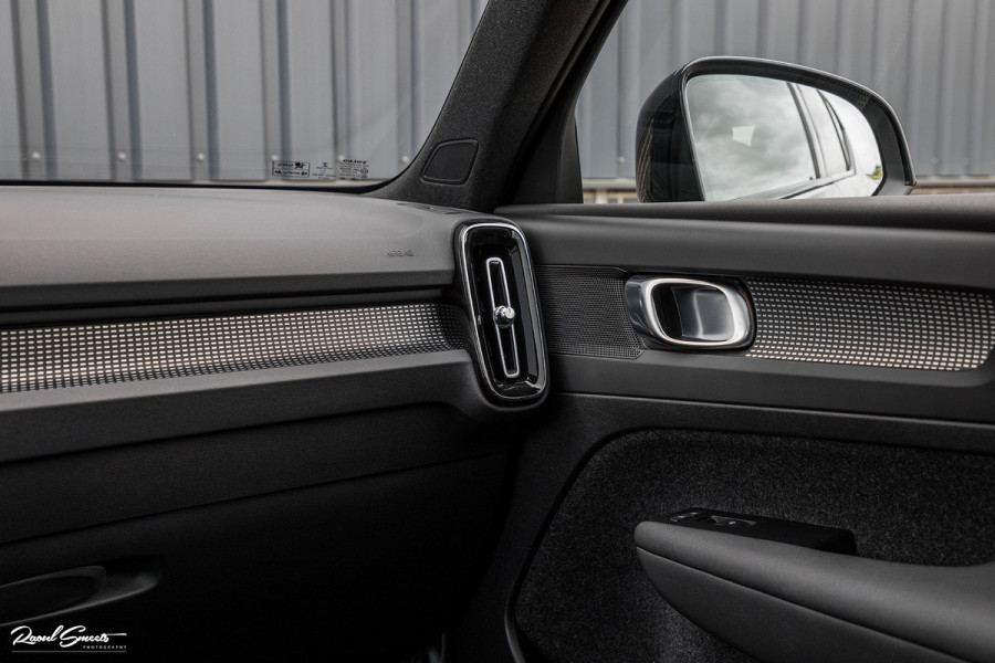 Volvo XC40 2.0 B4 R-Design | Panorama dak | Adaptieve cruise | Apple carplay | 21 inch |