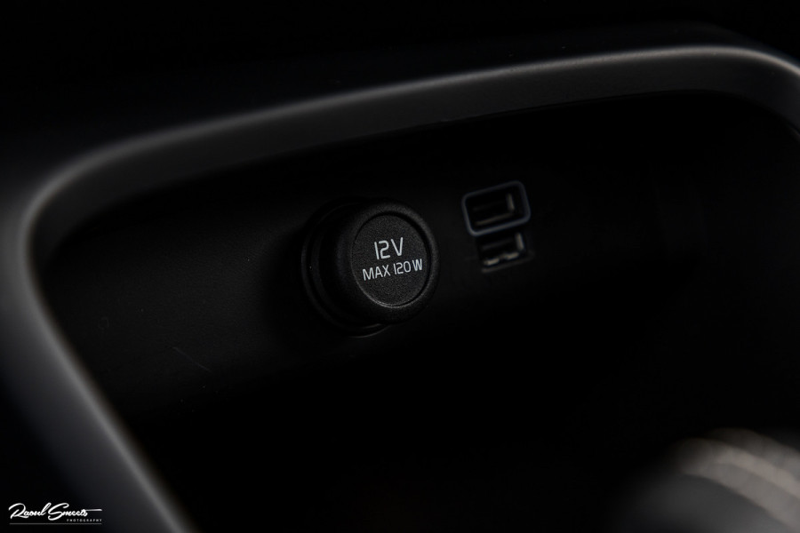 Volvo XC40 2.0 B4 R-Design | Panorama dak | Adaptieve cruise | Apple carplay | 21 inch |