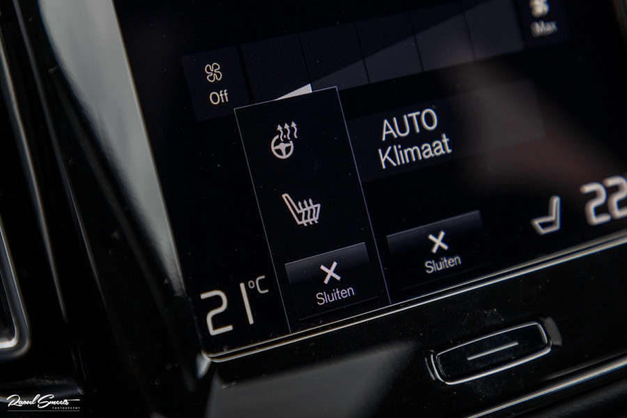 Volvo XC40 2.0 B4 R-Design | Panorama dak | Adaptieve cruise | Apple carplay | 21 inch |