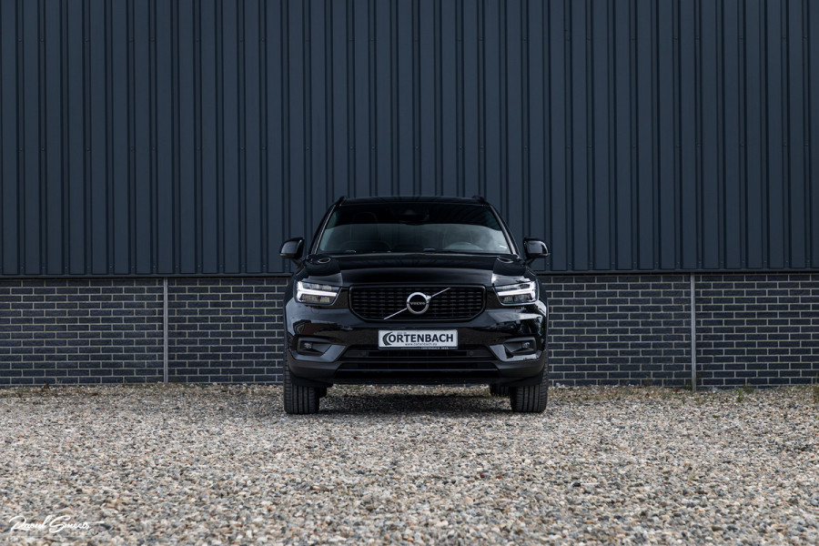 Volvo XC40 2.0 B4 R-Design | Panorama dak | Adaptieve cruise | Apple carplay | 21 inch |