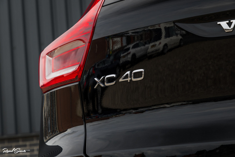 Volvo XC40 2.0 B4 R-Design | Panorama dak | Adaptieve cruise | Apple carplay | 21 inch |