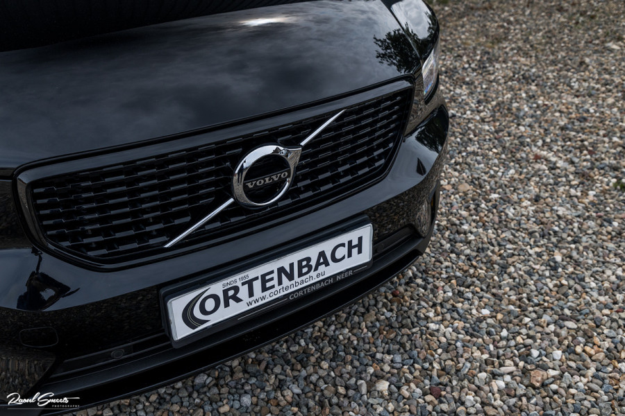 Volvo XC40 2.0 B4 R-Design | Panorama dak | Adaptieve cruise | Apple carplay | 21 inch |