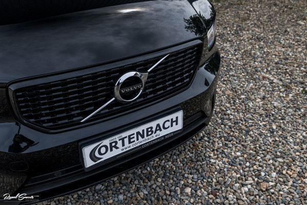 Volvo XC40 2.0 B4 R-Design | Panorama dak | Adaptieve cruise | Apple carplay | 21 inch |