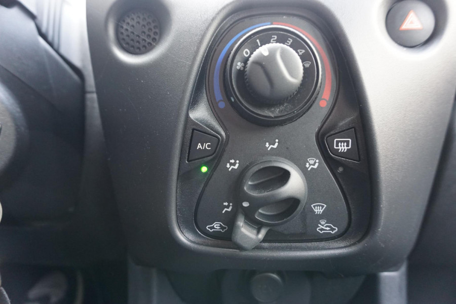 Toyota Aygo 1.0 VVT-i x-fun/Dealeronderhouden/1e Eigenaar/