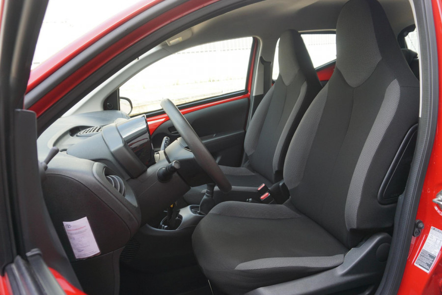Toyota Aygo 1.0 VVT-i x-fun/Dealeronderhouden/1e Eigenaar/