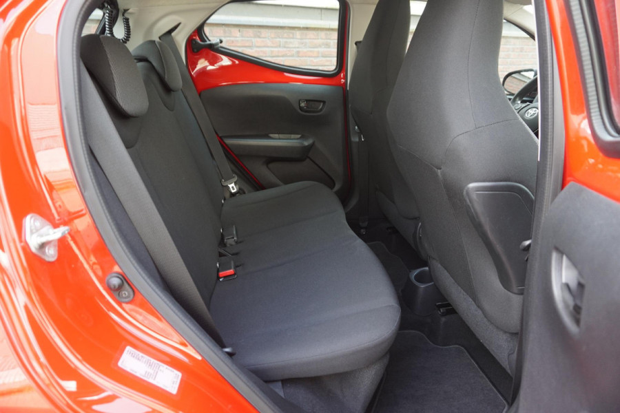 Toyota Aygo 1.0 VVT-i x-fun/Dealeronderhouden/1e Eigenaar/
