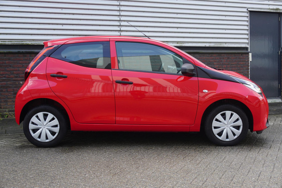 Toyota Aygo 1.0 VVT-i x-fun/Dealeronderhouden/1e Eigenaar/