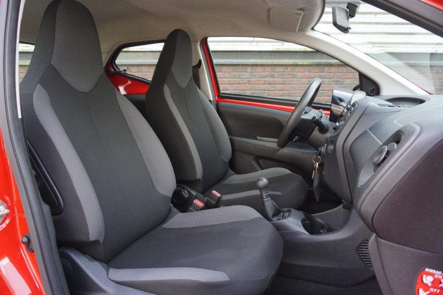 Toyota Aygo 1.0 VVT-i x-fun/Dealeronderhouden/1e Eigenaar/