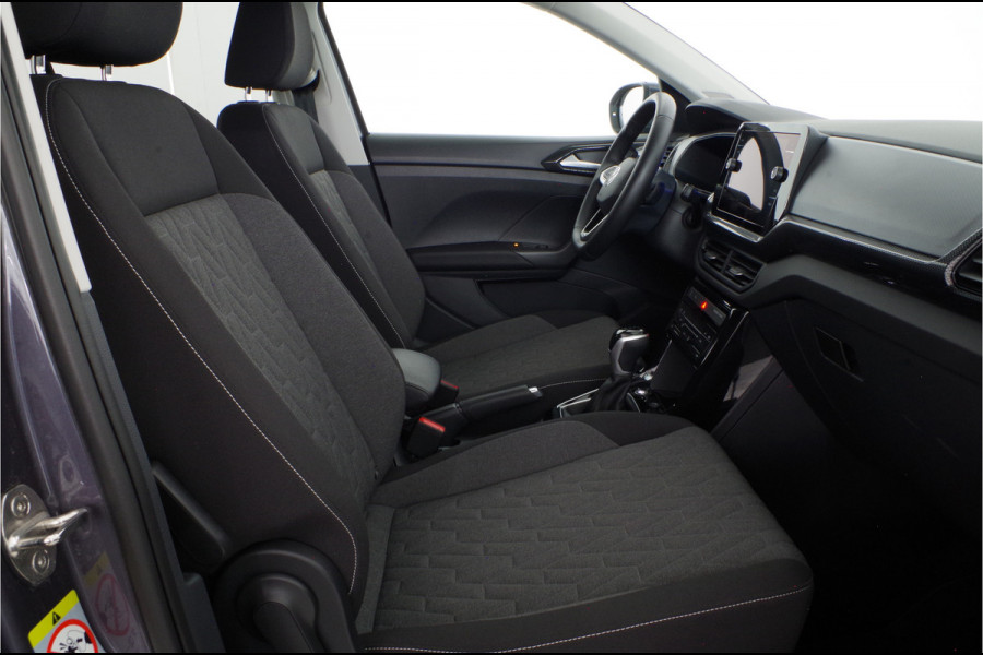 Volkswagen T-Cross 1.0 TSI Life Business > 116pk/Camera/Trekhaak/Smoky Gray/IQ.DRIVE... | 6045 |