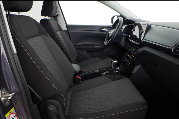 Volkswagen T-Cross 1.0 TSI Life Business > 116pk/Camera/Trekhaak/Smoky Gray/IQ.DRIVE... | 6045 |