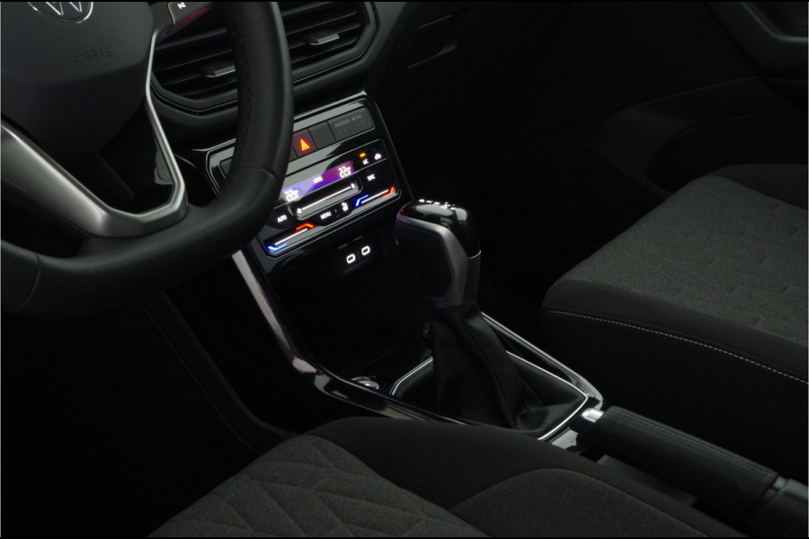 Volkswagen T-Cross 1.0 TSI Life Business > 116pk/Camera/Trekhaak/Smoky Gray/IQ.DRIVE... | 6045 |
