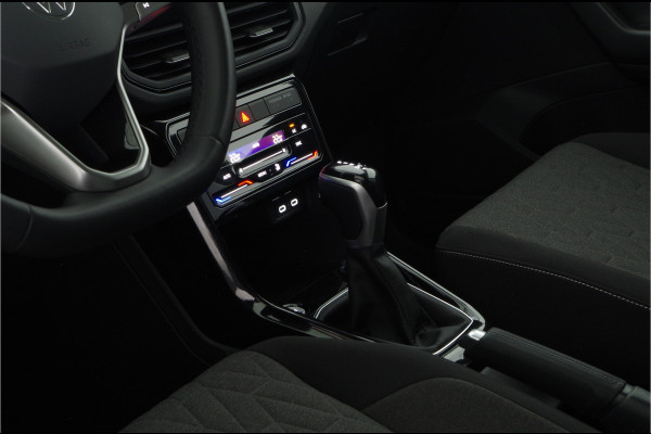Volkswagen T-Cross 1.0 TSI Life Business > 116pk/Camera/Trekhaak/Smoky Gray/IQ.DRIVE... | 6045 |