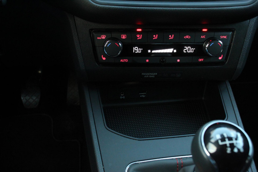 Seat Ibiza 1.0 TSI 116pk FR | Climate Control | Cruise Control | Extra getint glas | 17" Lichtmetalen Velgen