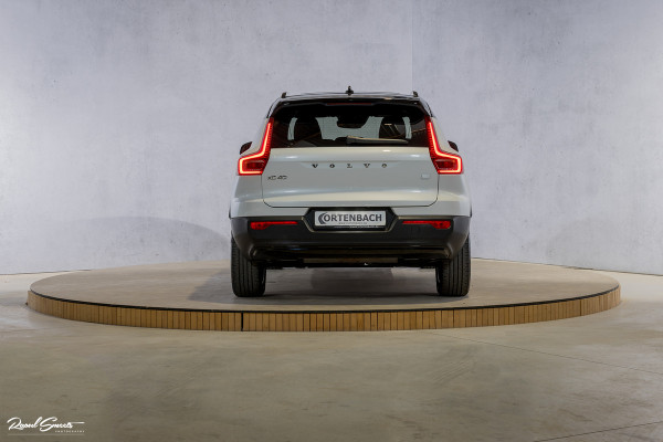 Volvo XC40 1.5 T4 Recharge R-Design Harman Kardon | Panorama dak | Zwenkbare trekhaak | Apple carplay |