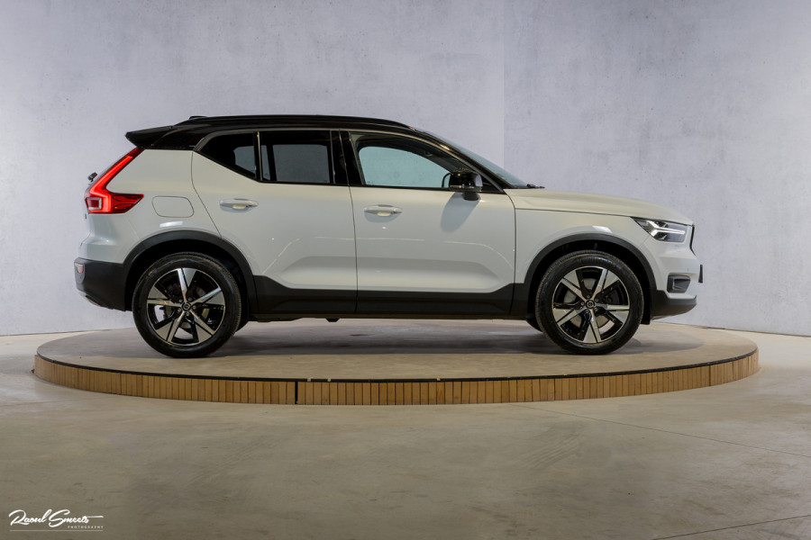 Volvo XC40 1.5 T4 Recharge R-Design Harman Kardon | Panorama dak | Zwenkbare trekhaak | Apple carplay |