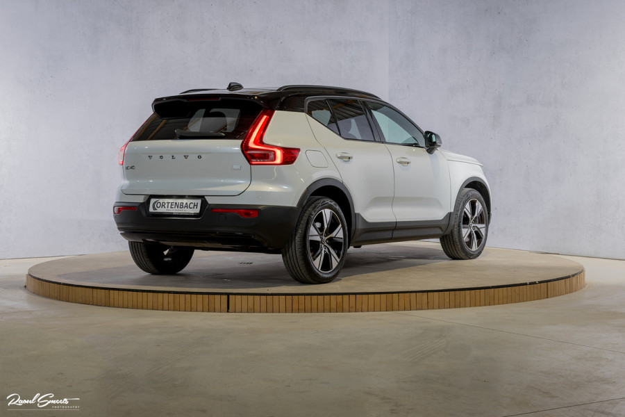 Volvo XC40 1.5 T4 Recharge R-Design Harman Kardon | Panorama dak | Zwenkbare trekhaak | Apple carplay |