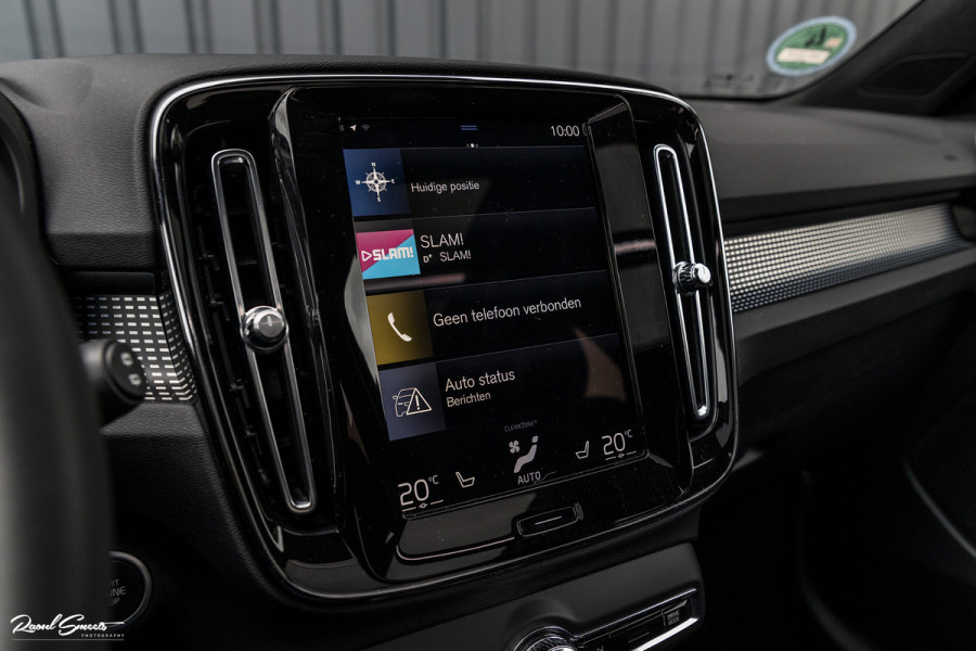 Volvo XC40 1.5 T4 Recharge R-Design Harman Kardon | Panorama dak | Zwenkbare trekhaak | Apple carplay |