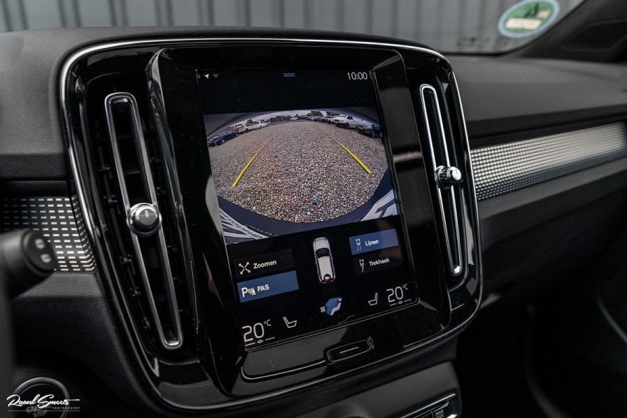 Volvo XC40 1.5 T4 Recharge R-Design Harman Kardon | Panorama dak | Zwenkbare trekhaak | Apple carplay |