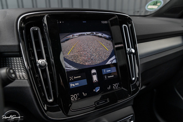 Volvo XC40 1.5 T4 Recharge R-Design Harman Kardon | Panorama dak | Zwenkbare trekhaak | Apple carplay |