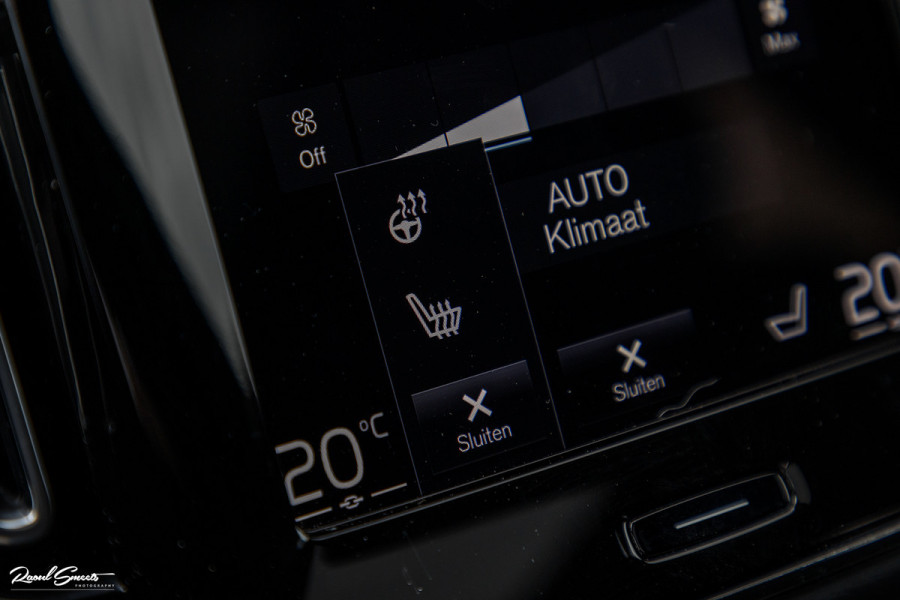 Volvo XC40 1.5 T4 Recharge R-Design Harman Kardon | Panorama dak | Zwenkbare trekhaak | Apple carplay |