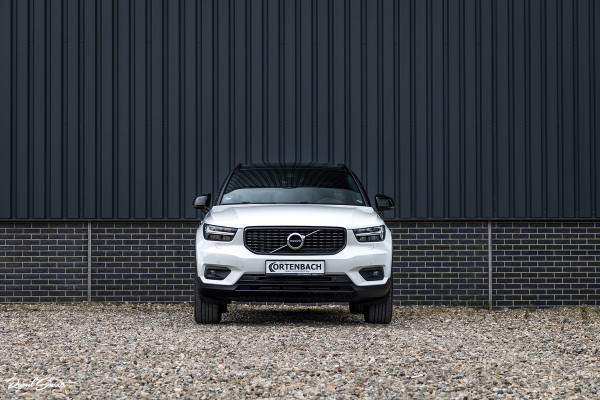 Volvo XC40 1.5 T4 Recharge R-Design Harman Kardon | Panorama dak | Zwenkbare trekhaak | Apple carplay |