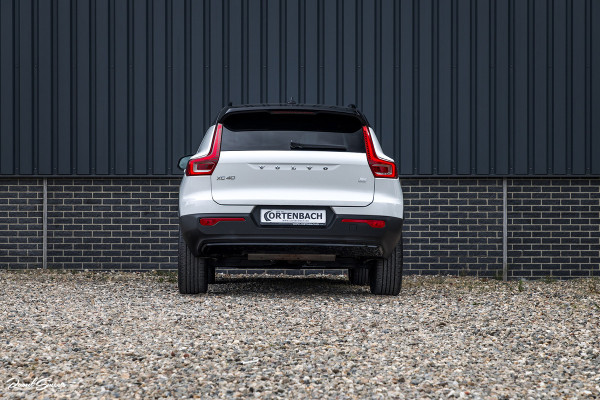 Volvo XC40 1.5 T4 Recharge R-Design Harman Kardon | Panorama dak | Zwenkbare trekhaak | Apple carplay |