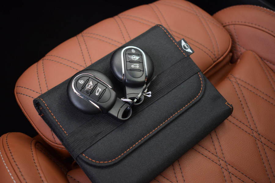 MINI Countryman 2.0 Cooper S ALL4 YOURS | HUD | Keyless | Stuurverw. | CarPlay