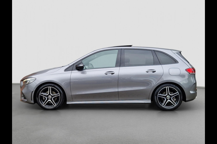 Mercedes-Benz B-Klasse 180 Business Solution AMG | Pano | Trekhaak | Stoelverwarming | LED | Climate |