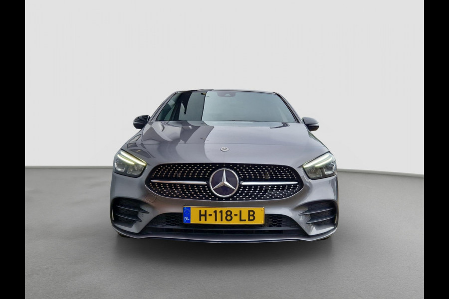 Mercedes-Benz B-Klasse 180 Business Solution AMG | Pano | Trekhaak | Stoelverwarming | LED | Climate |