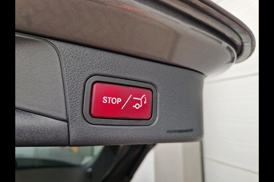Mercedes-Benz B-Klasse 180 Business Solution AMG | Pano | Trekhaak | Stoelverwarming | LED | Climate |