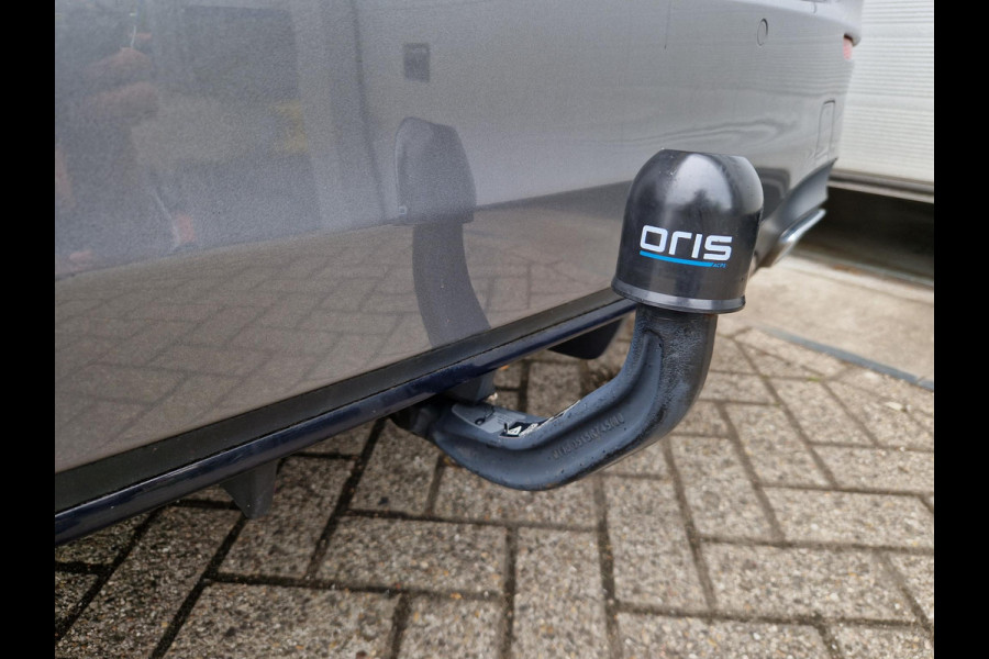 Mercedes-Benz B-Klasse 180 Business Solution AMG | Pano | Trekhaak | Stoelverwarming | LED | Climate |