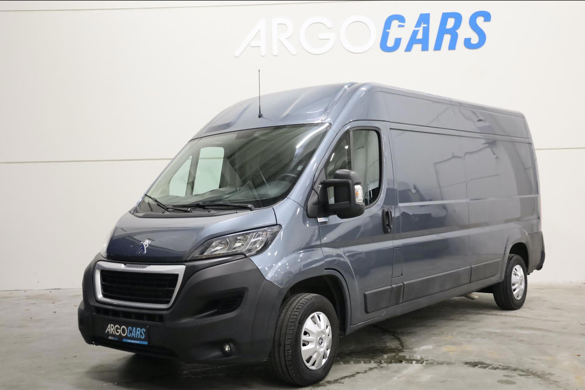 Peugeot Boxer 2.0 BlueHDI L3/H2 CAMERA NAVI AIRCO TREKHAAK GRIJS LEASE V/A € 99,- p.m. INRUIL MOGELIJK