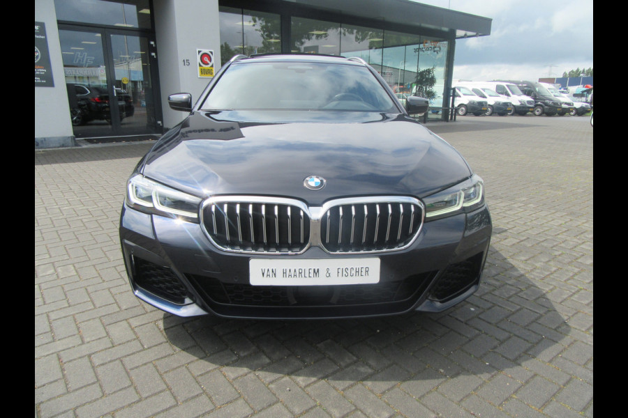 BMW 5 Serie Touring 520d M Sport Edition Plus Aut. Harman/Kardon, Panoramadak