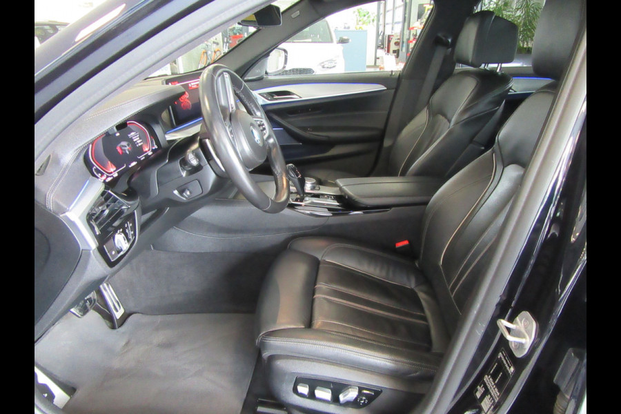BMW 5 Serie Touring 520d M Sport Edition Plus Aut. Harman/Kardon, Panoramadak